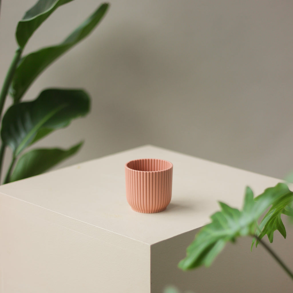 osłonka Elho® vibes fold round • delicate pink - Projekt Rośliny